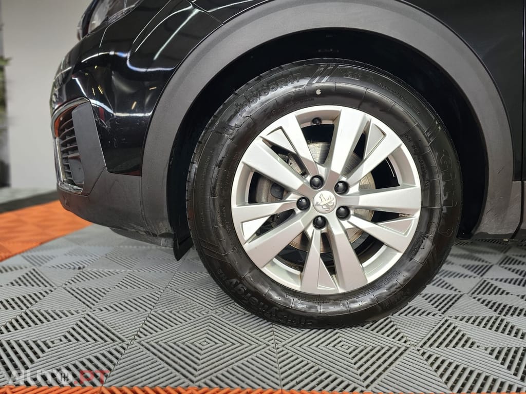 Peugeot 5008 1.2 PureTech Allure EAT8