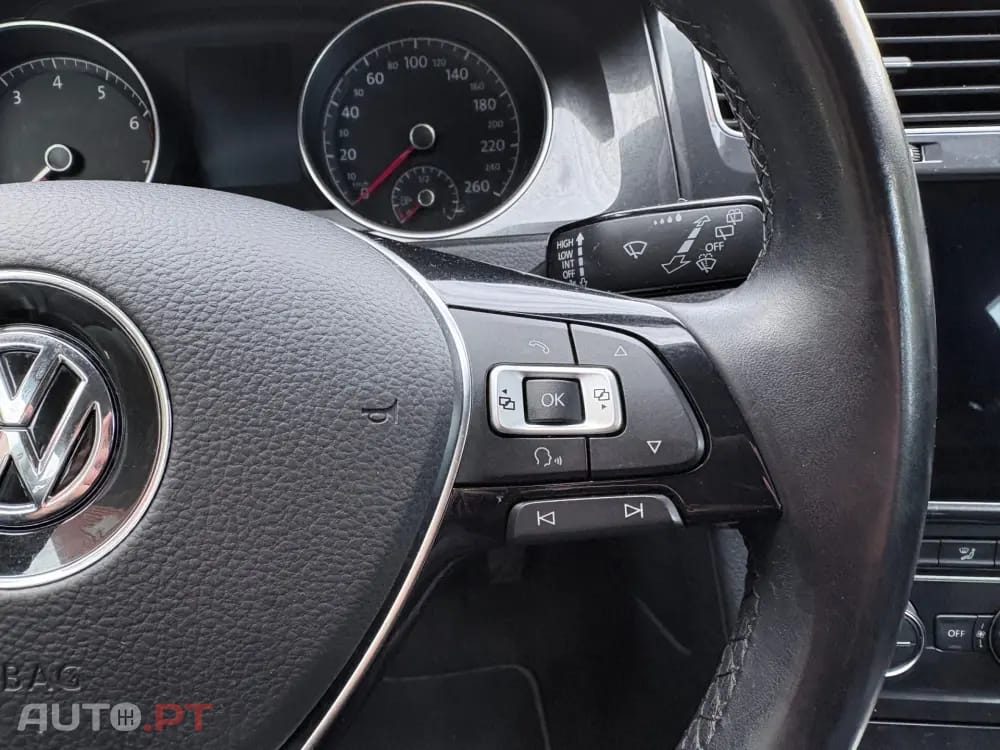 Volkswagen Golf 1.0 TSI Confortline