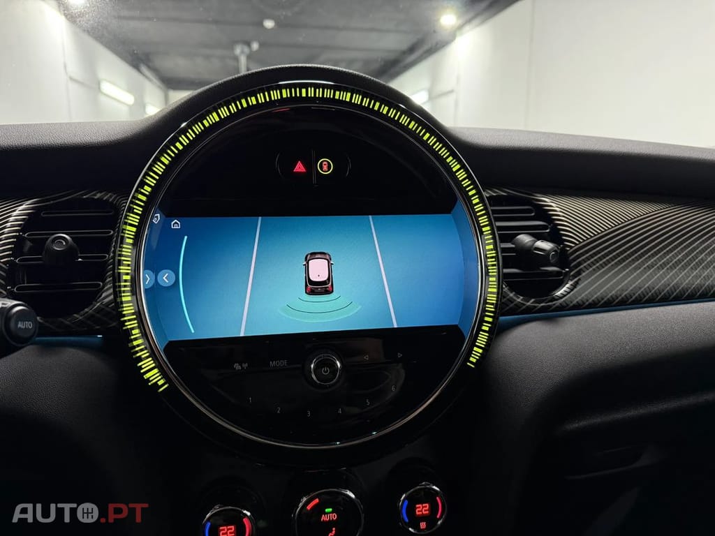 MINI Cooper Cooper SE Resolute Edition