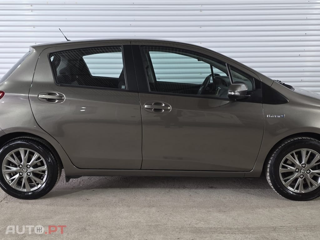 Toyota Yaris 1.5 HSD Comfort +P.Style+P.Techno