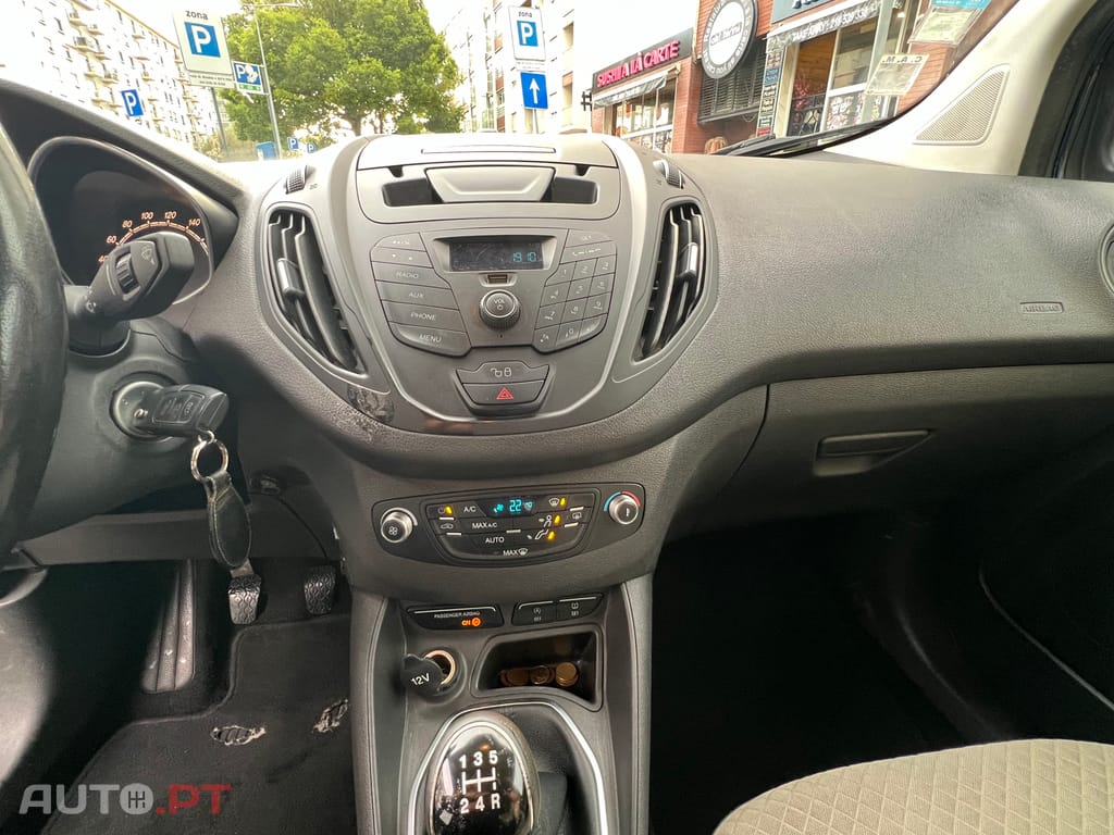 Ford Tourneo Courier MPV 1.5 TDCi