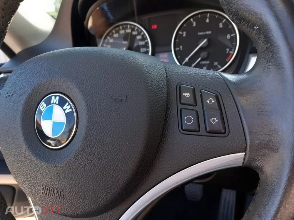 BMW 320 i Coupe