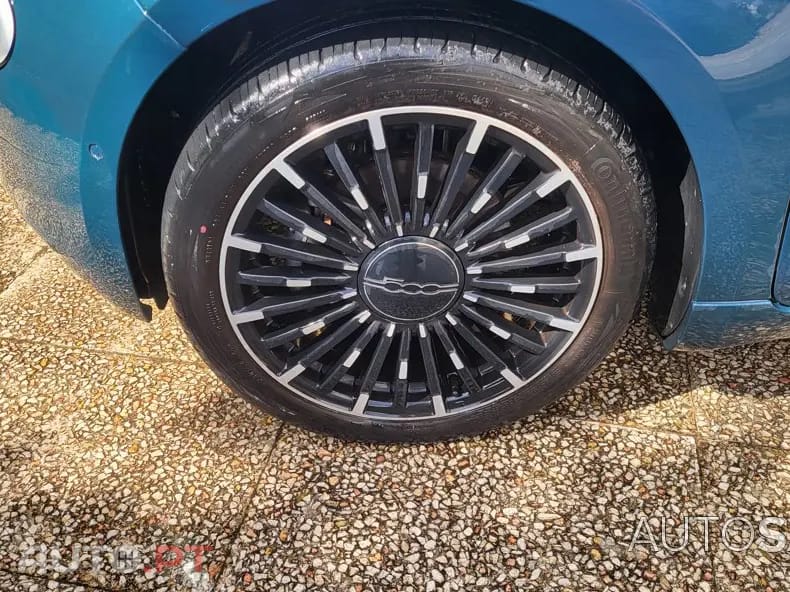Fiat 500e La Prima