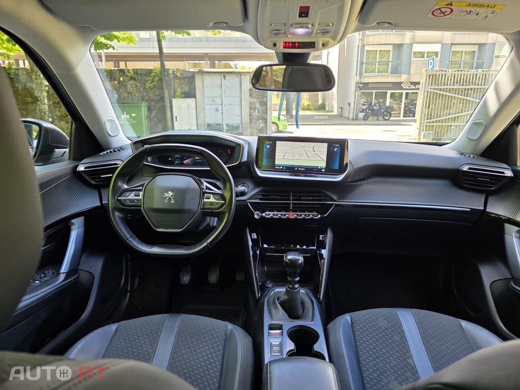 Peugeot 2008 1.2 PureTech Allure