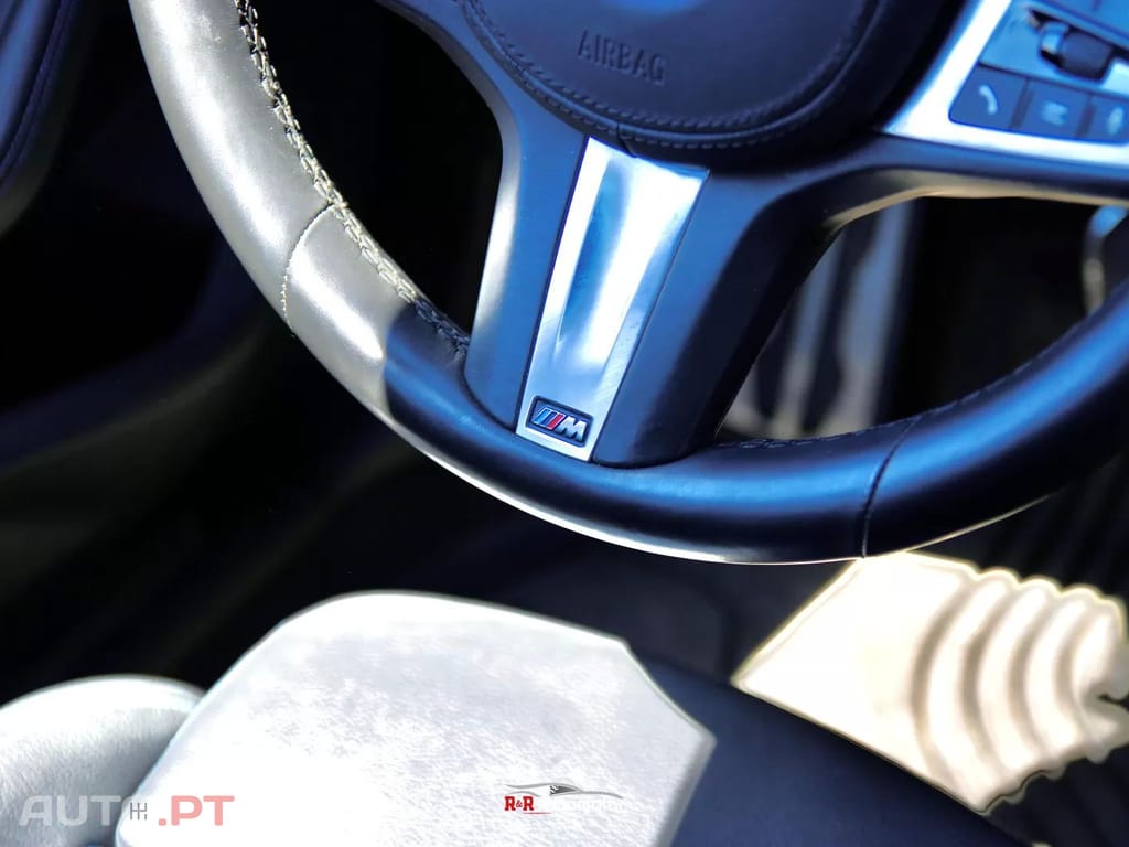 BMW 118 i Pack Desportivo M Auto