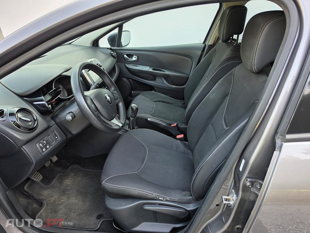 Renault Clio 1.5 dCi Confort — fotografia 9