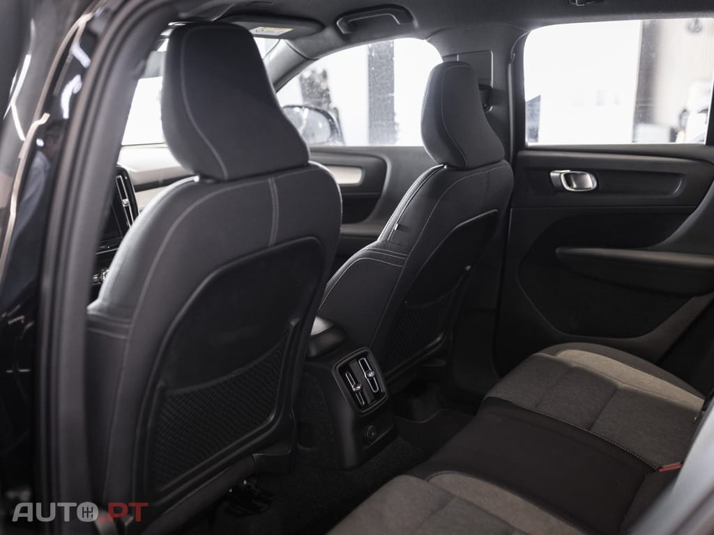Volvo XC40 T5 Recharge DKG Plus Dark