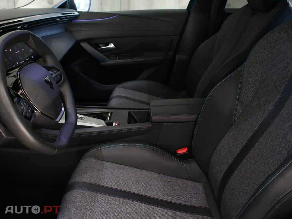 Peugeot 408 1.2 PureTech Allure EAT8