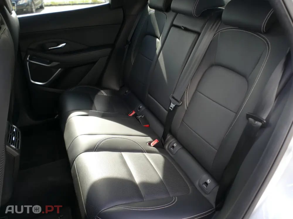 Jaguar E-Pace 1.5 P300e R-Dynamic HSE AWD Aut.