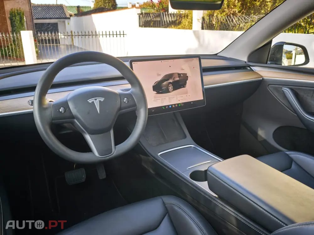 Tesla Model Y RWD