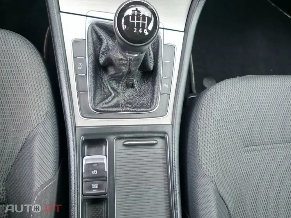 Volkswagen Golf 1.6 TDi BlueMotion Confortline