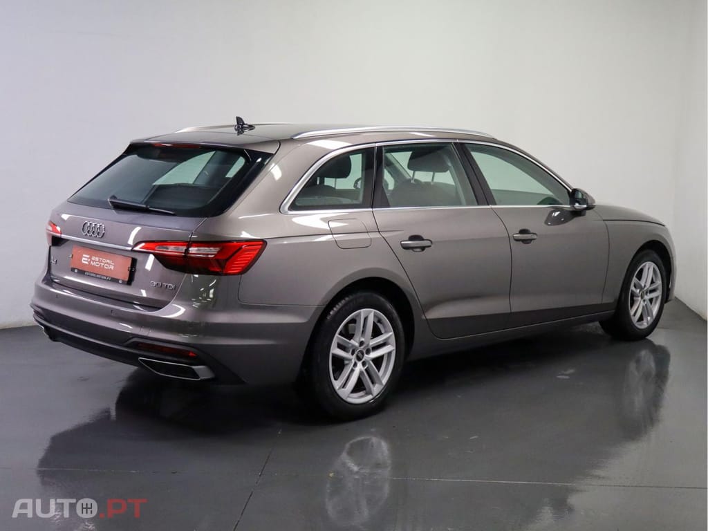 Audi A4 30 TDI S tronic Avant