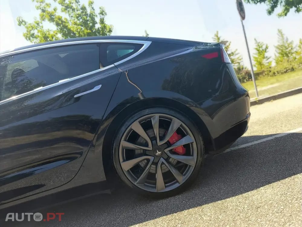 Tesla Model 3 Long Range AWD Dual Motor Performance