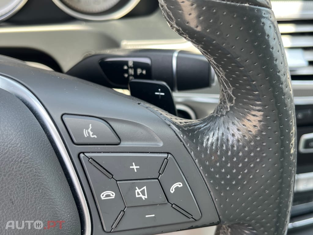 Mercedes-Benz E 300 BlueTEC Hybrid Avantgarde