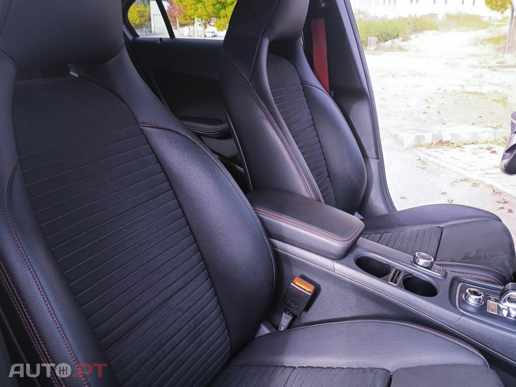 Mercedes-Benz A 45 AMG 381 cv