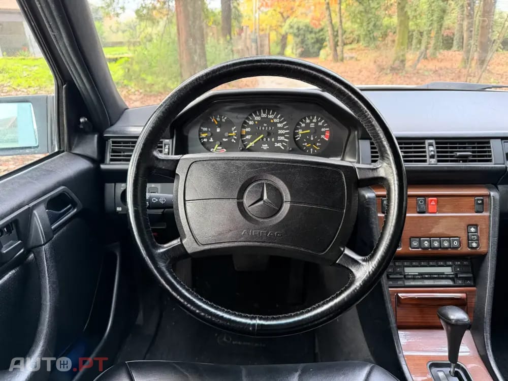 Mercedes-Benz 260 260 E