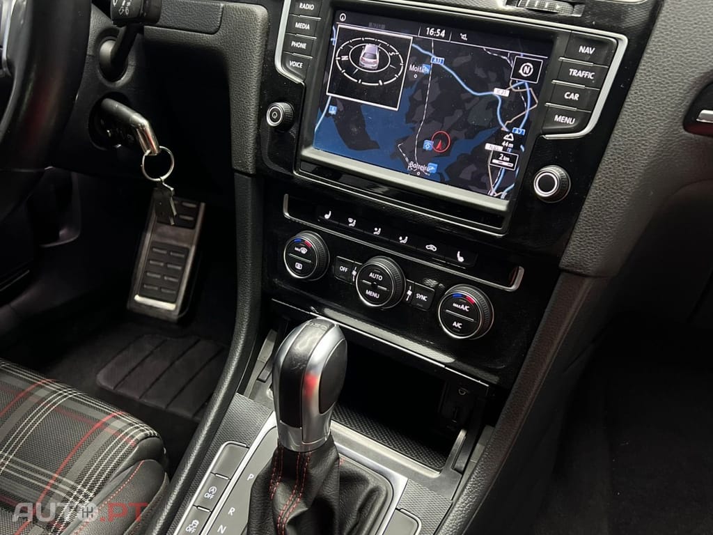 Volkswagen Golf 2.0 TSi GTi DSG Performance