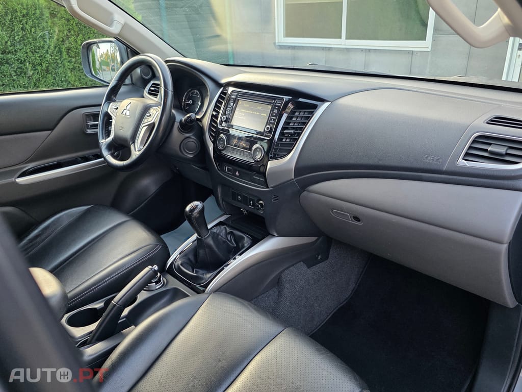 Mitsubishi L200 Strakar 2.4 DI-D Sport Edition
