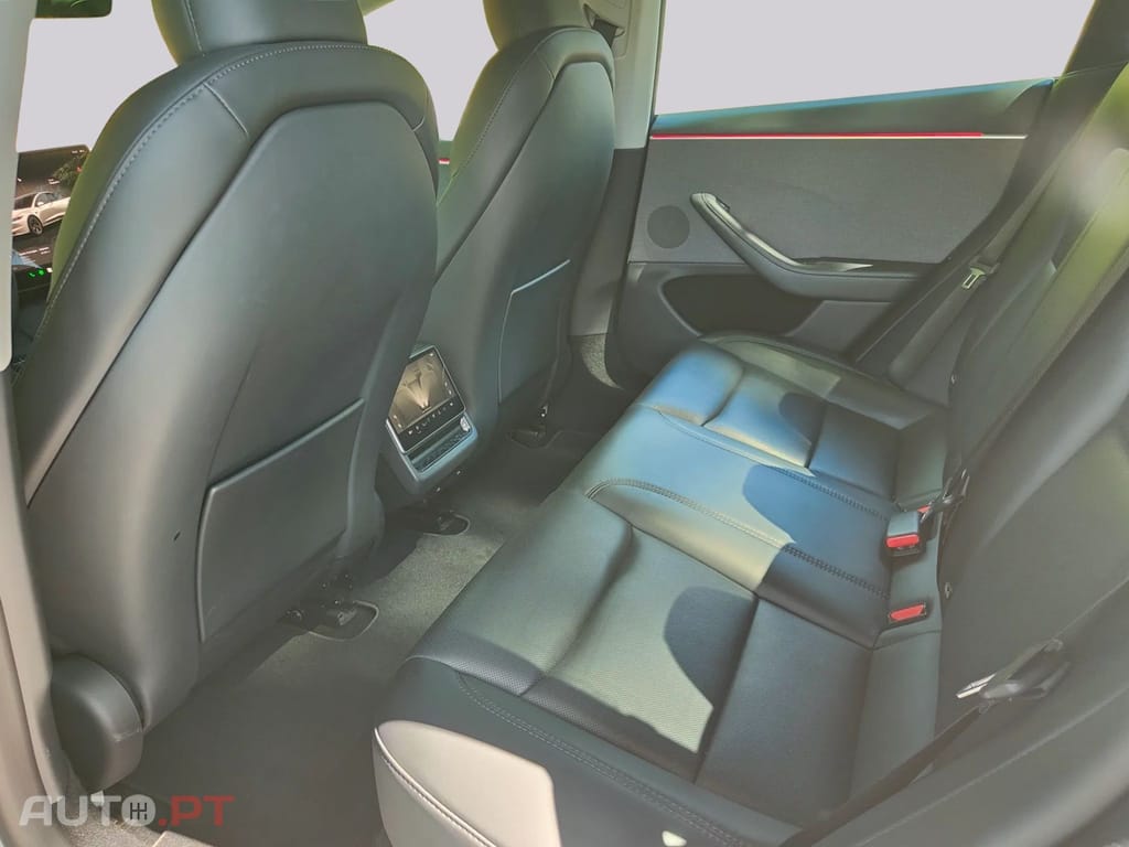 Tesla Model 3 Tração Traseira