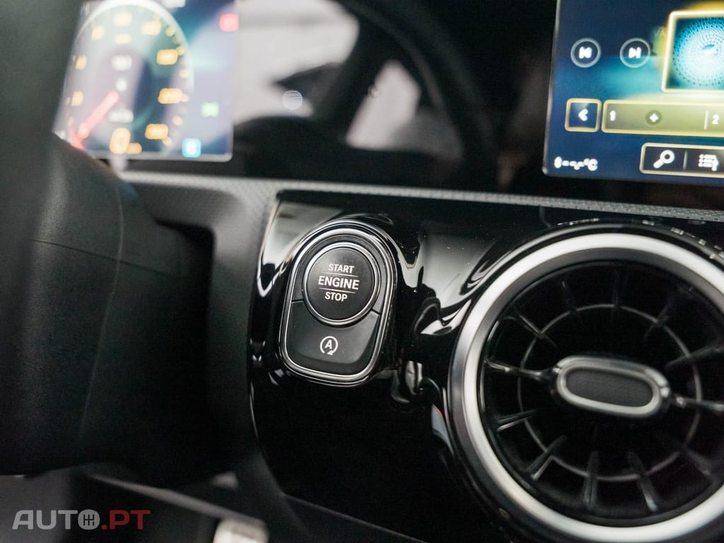 Mercedes-Benz A 180 d AMG Line