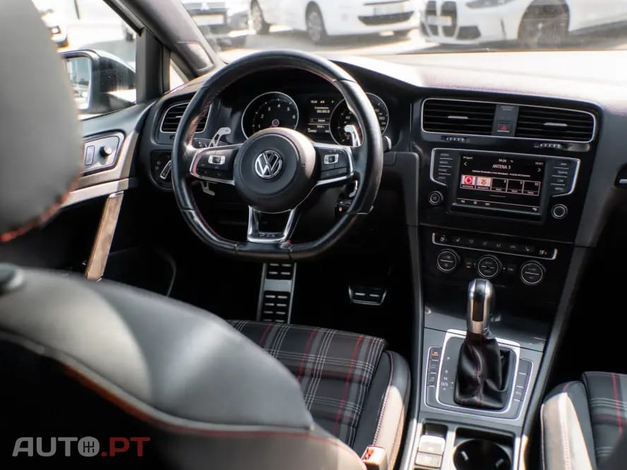 Volkswagen Golf 2.0 TSi GTi DSG Performance