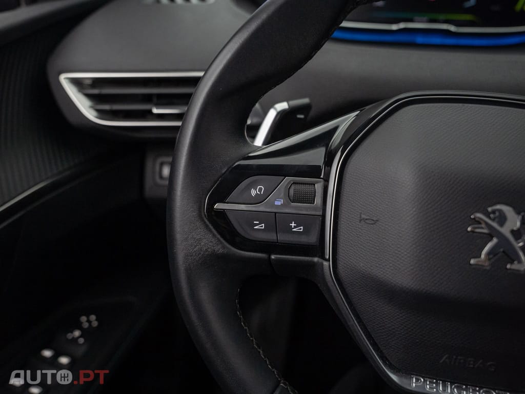 Peugeot 3008 1.6 Hybrid Allure e-EAT8