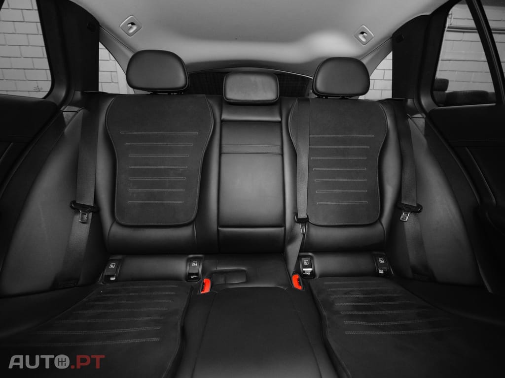 Mercedes-Benz C 300 e AMG Line