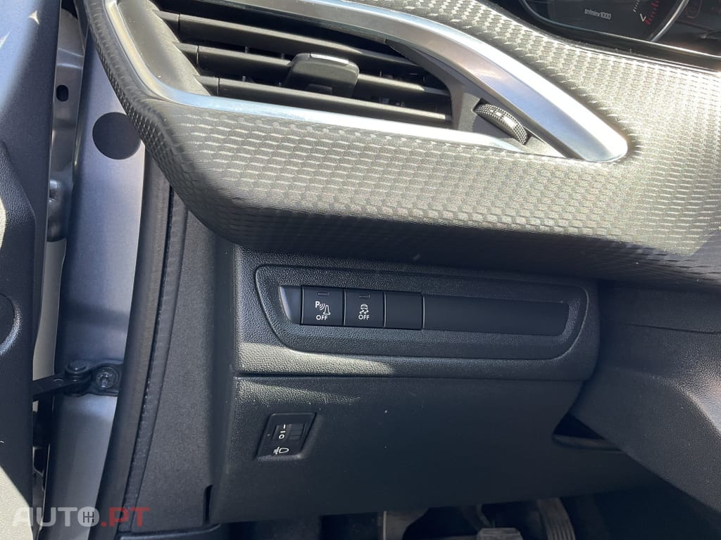 Peugeot 2008 1.2 PureTech Style