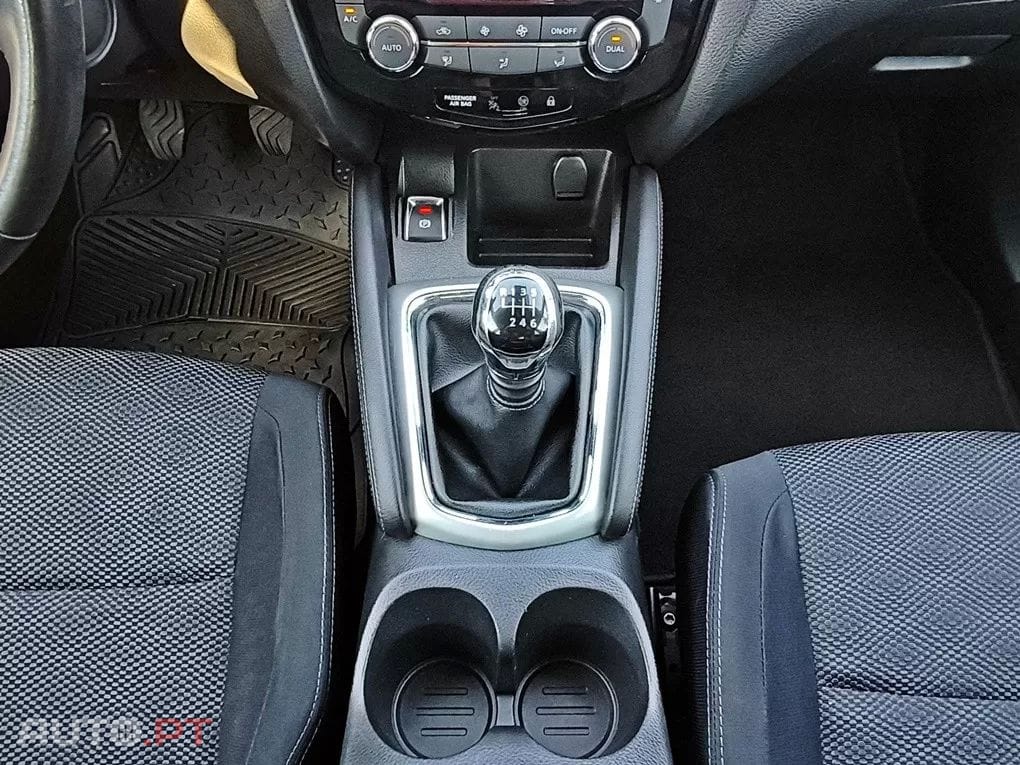 Nissan Qashqai 1.5 dCi N-Connecta RS+PS