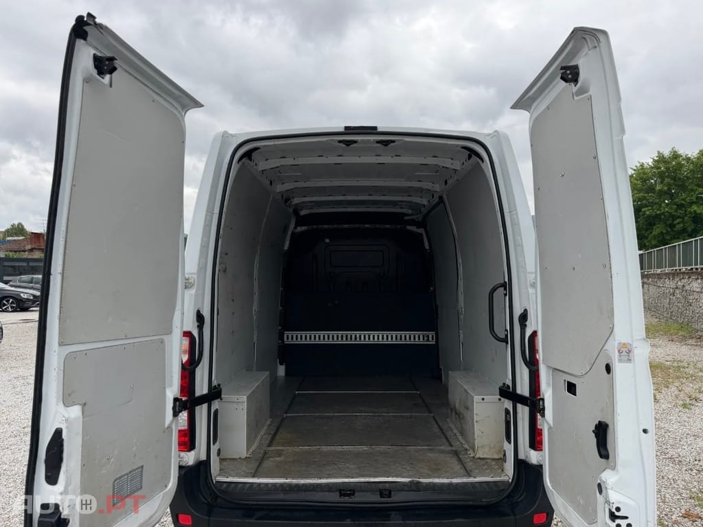 Renault Master 2.3dCI L2H2 3LUG Full Extras