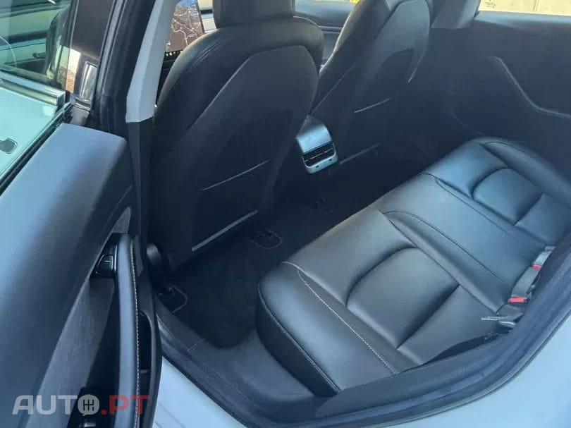 Tesla Model 3 Standard Range Plus RWD