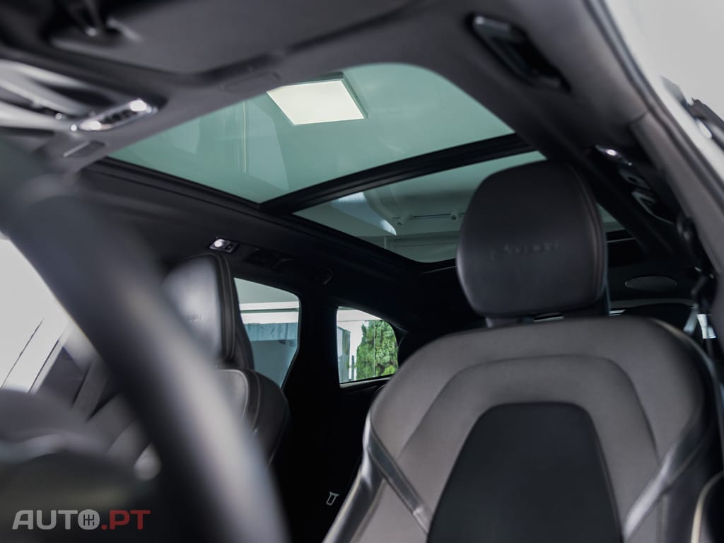Volvo XC60 2.0 D4 R - Design