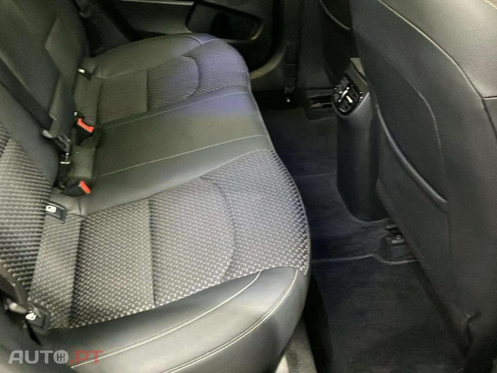 Kia Xceed 1.4 T-GDI Tech + SRF 7DCT