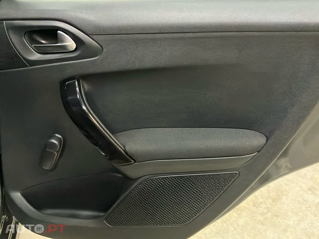 Peugeot 208 1.2 VTi Style