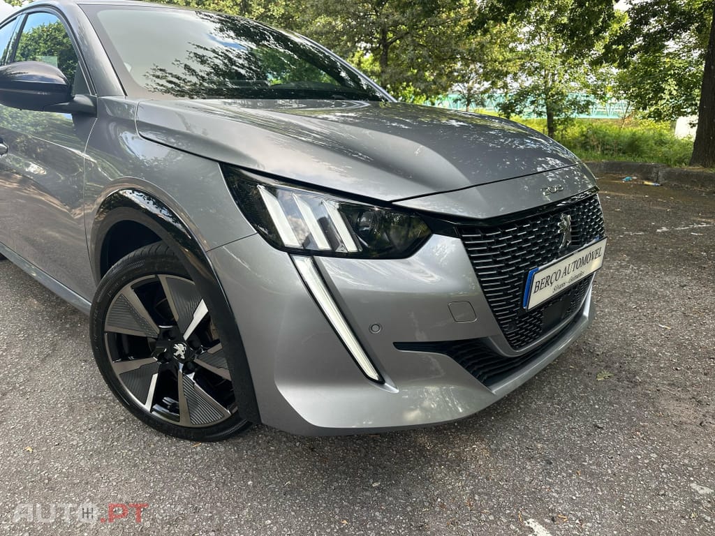 Peugeot E-208 50 kWh GT Pack