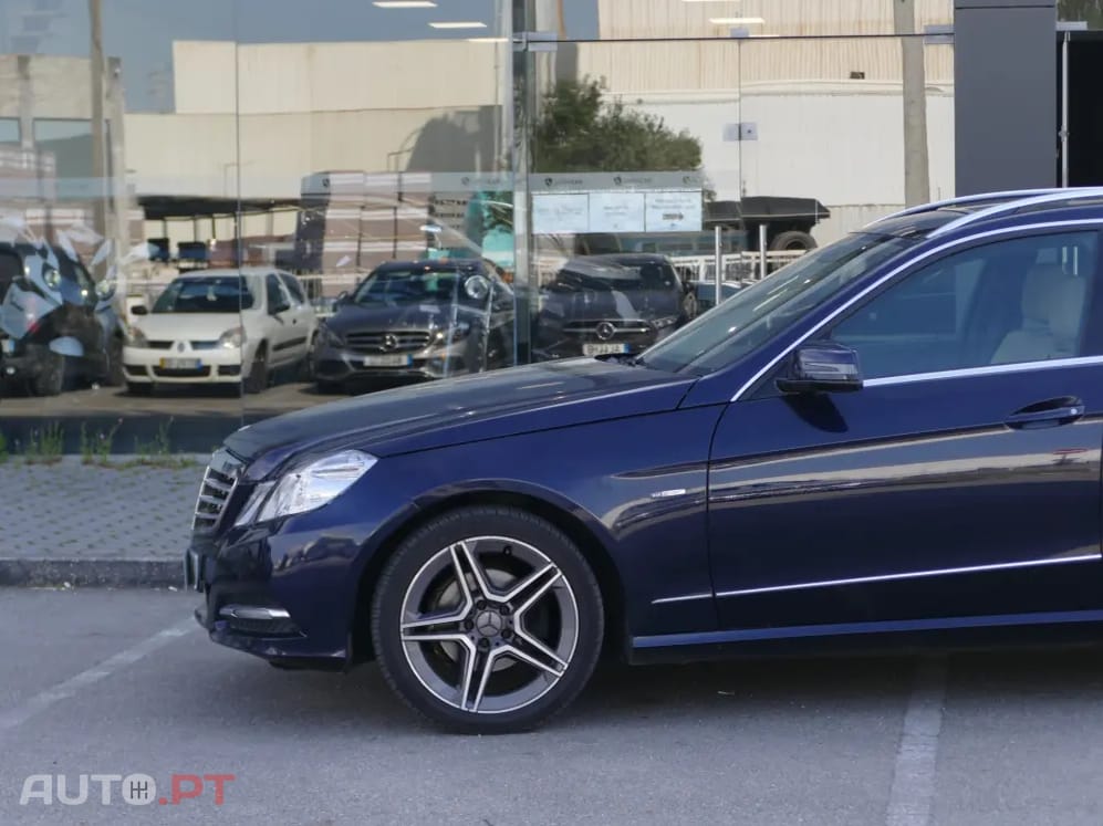 Mercedes-Benz E 220 CDi Avantgarde BE Auto.