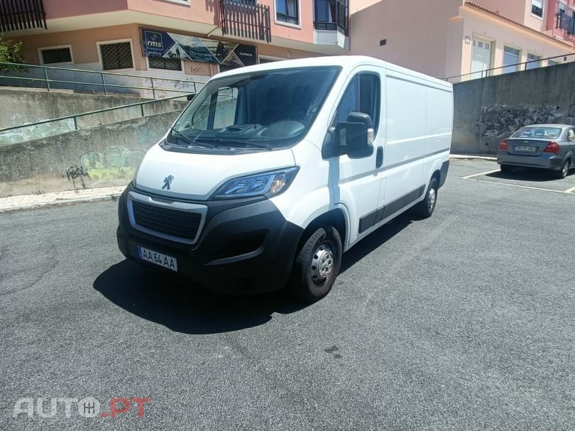 Peugeot Boxer 2.2 BlueHDi 333 L3H2 Premium