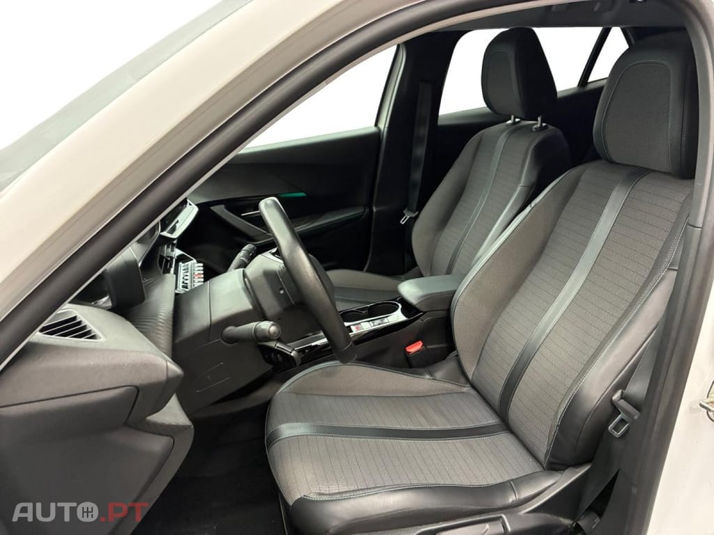 Peugeot 2008 1.2 PureTech Allure Pack