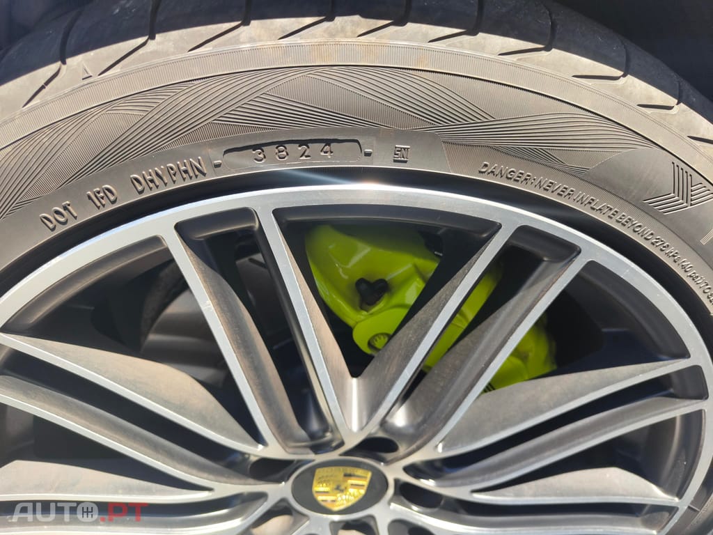 Porsche Panamera Hybrid S - Imaculado - Revisoes todas na marca