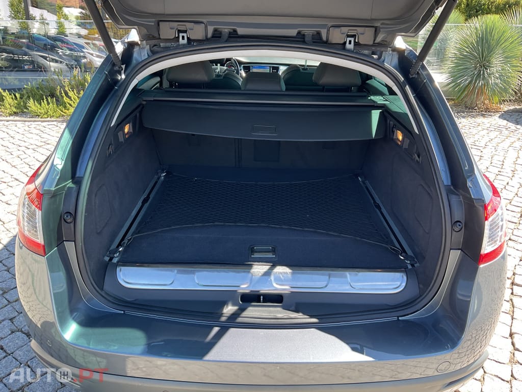 Peugeot 508 RXH 2.0 HDi Hybrid4 2-Tronic 104g