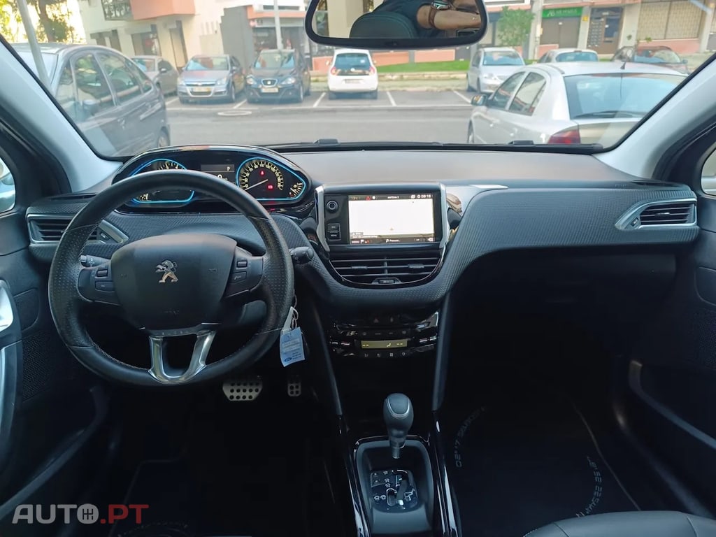 Peugeot 2008 1.2 PureTech Crossway EAT6