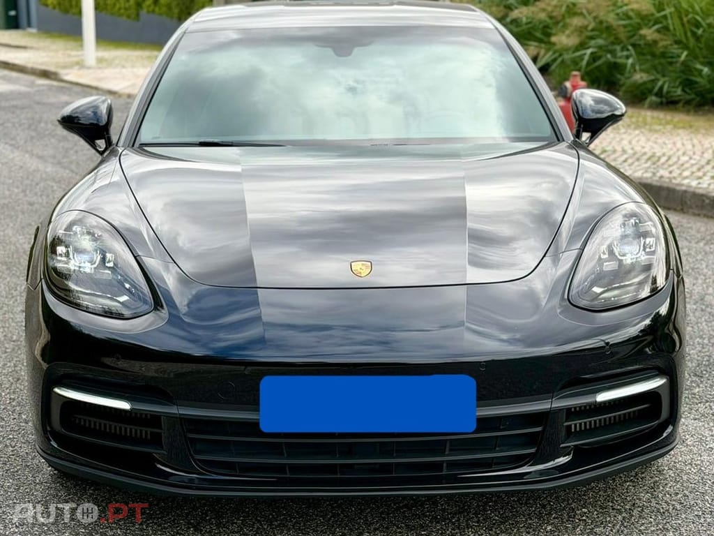 Porsche Panamera 4 E-Hybrid Platinum Edition