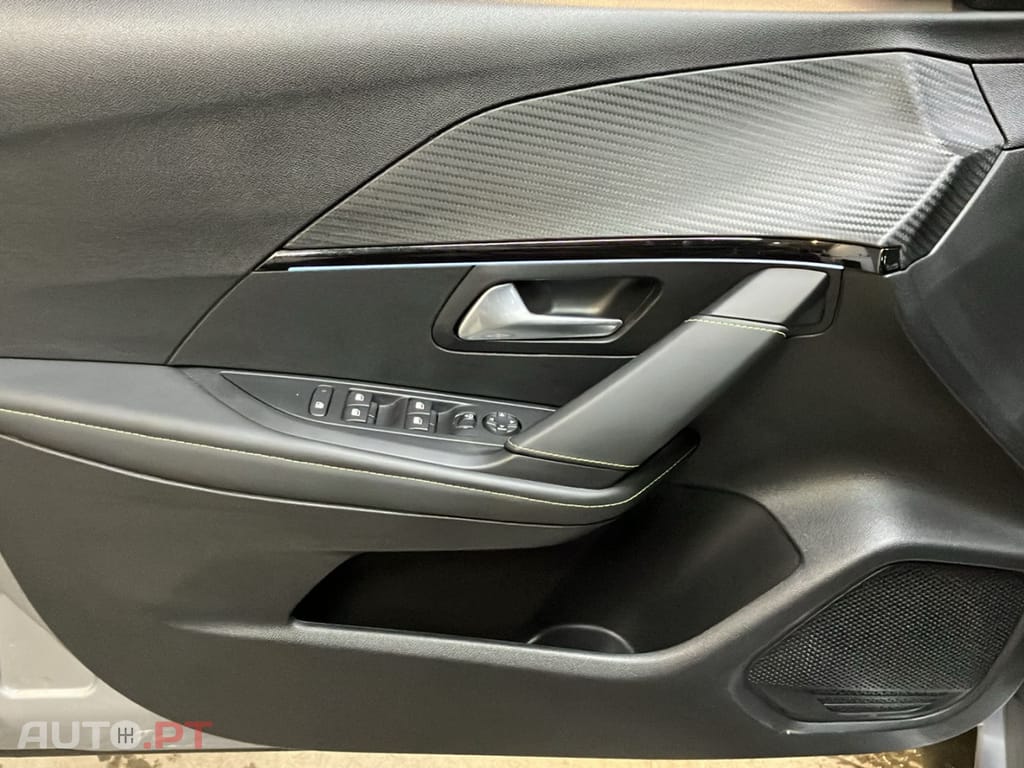 Peugeot E-208 50 KWh GT