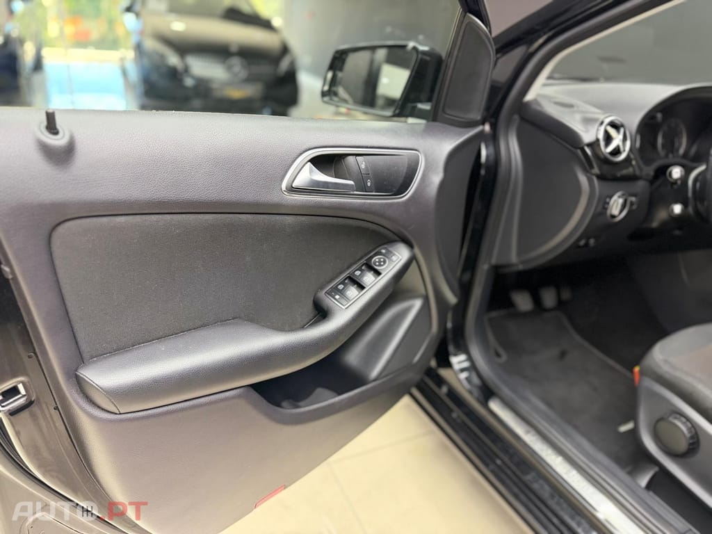 Mercedes-Benz B 180 d Progressive