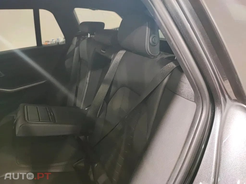 BMW 320 e Touring Corporate Edition Auto