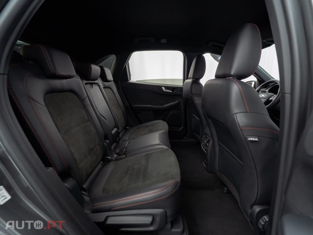 Ford Kuga 2.5 PHEV ST-Line X