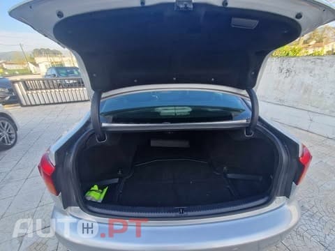 Lexus IS 220 d Base 11