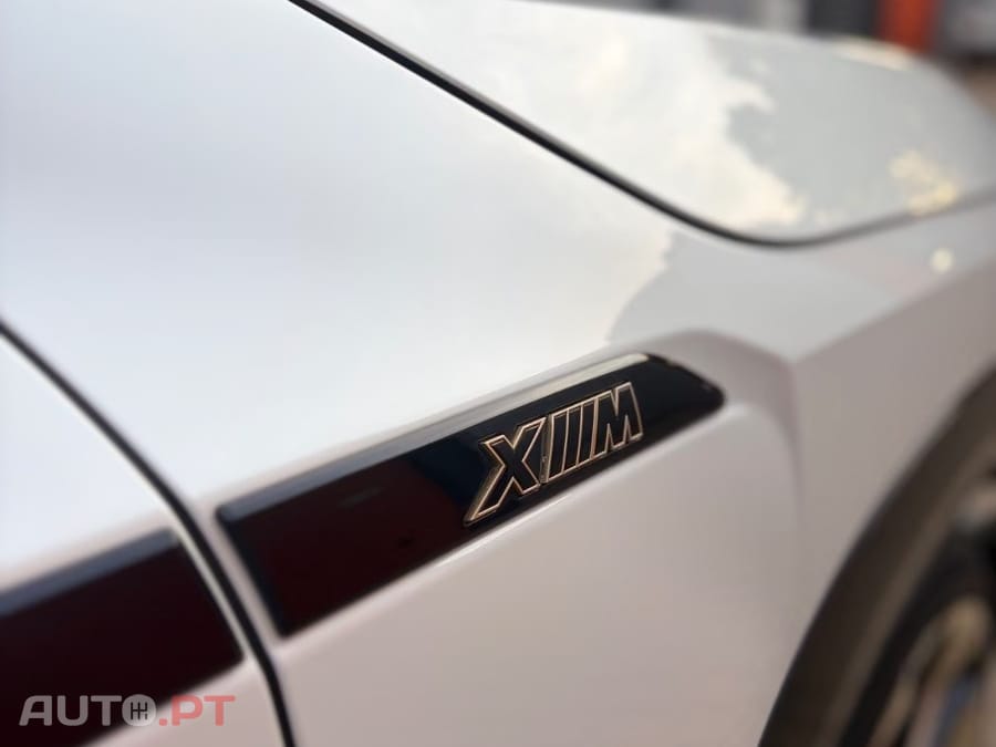 BMW XM BASE