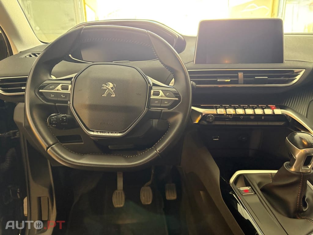 Peugeot 3008 1.5 BlueHDi Active