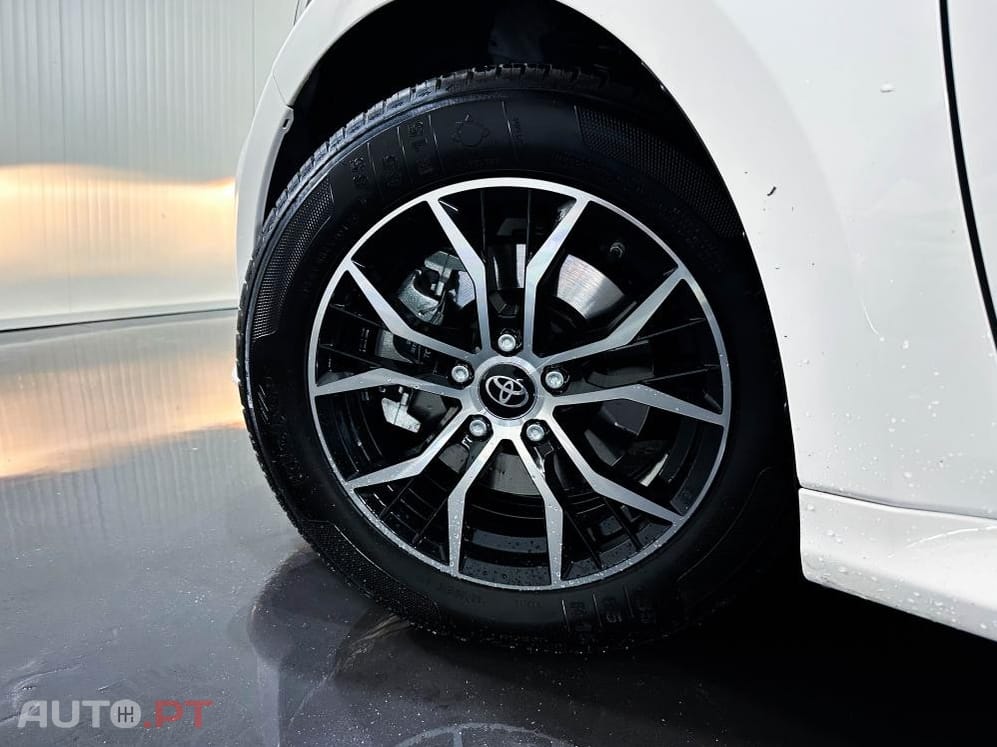 Toyota Yaris Hybrid Dynamic Edition